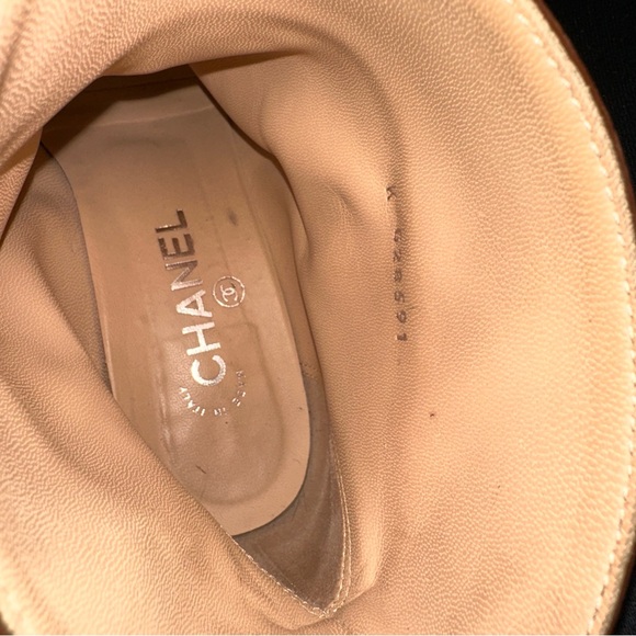 CHANEL ankle Boots with CC monogram - Picture 8 of 16